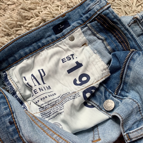 Denim shorts - Picture 8 of 9